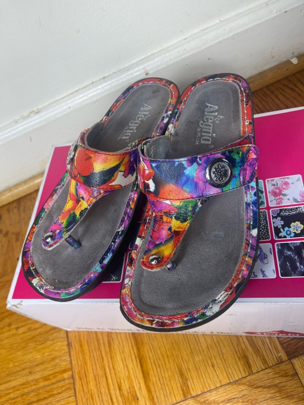 Alegria Carina Iris Floral Leather Thong Sandal 36 - Picture 4 of 7